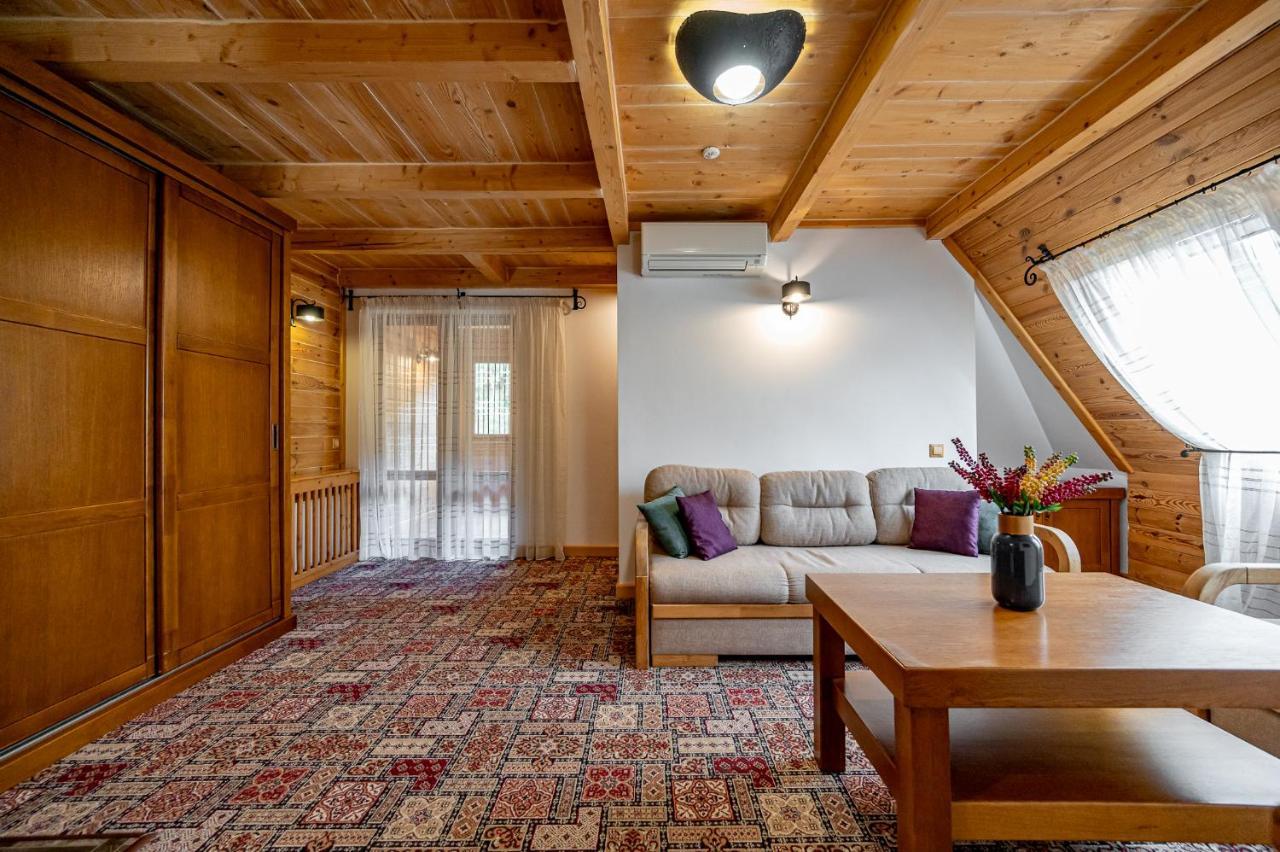 Hotel Tatariv Deluxe Exteriér fotografie
