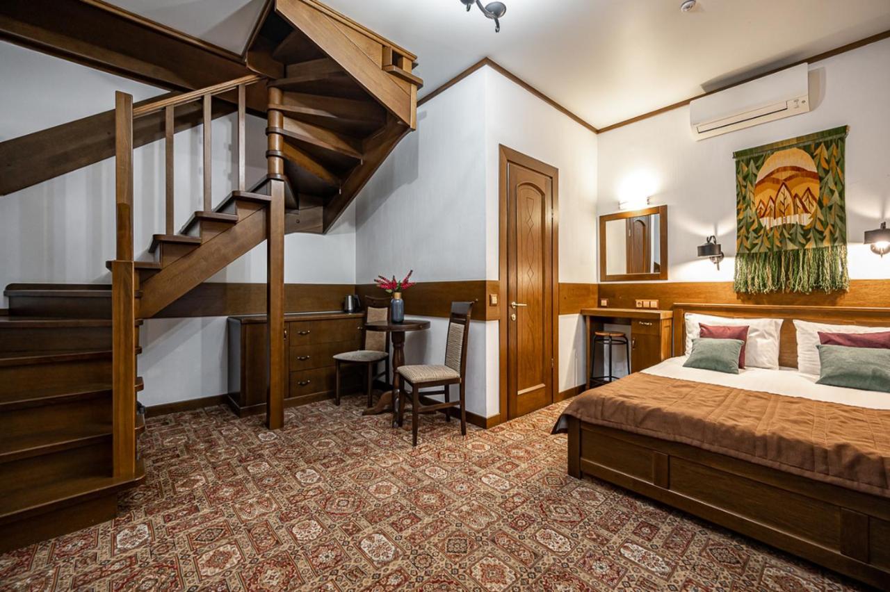 Hotel Tatariv Deluxe Exteriér fotografie